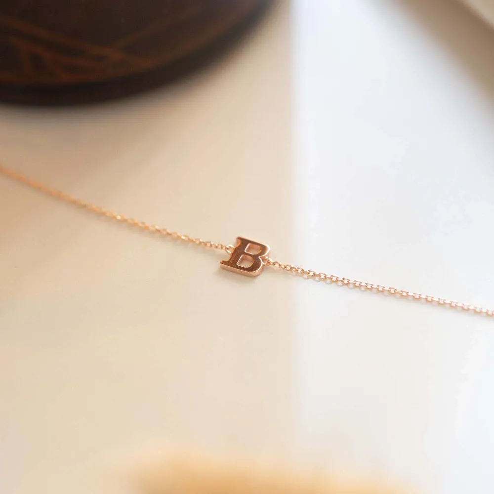 La Concorde Rachel Pulseira com iniciais em ouro rosa de 14 quilates com letra