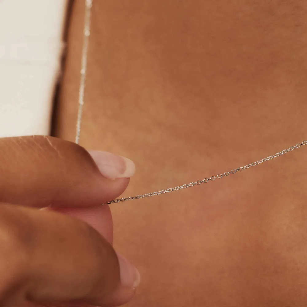 Notificador Inteligente Colar Saint Germain Nicole em ouro branco de 14 quilates