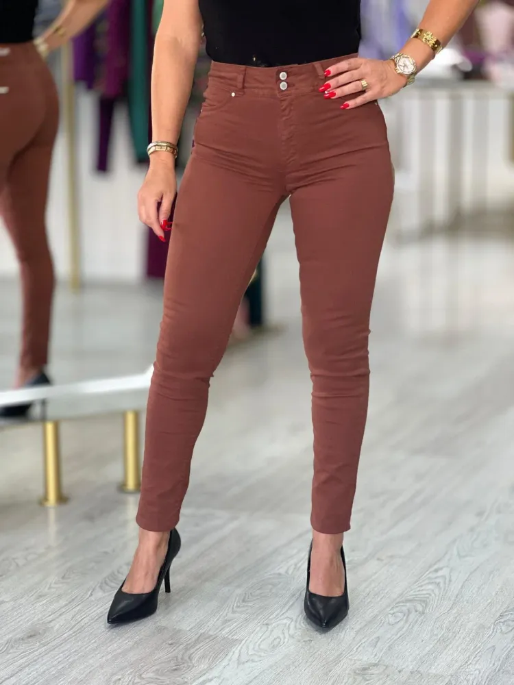 Jegging super skinny push up com Bateria de 7 Dias