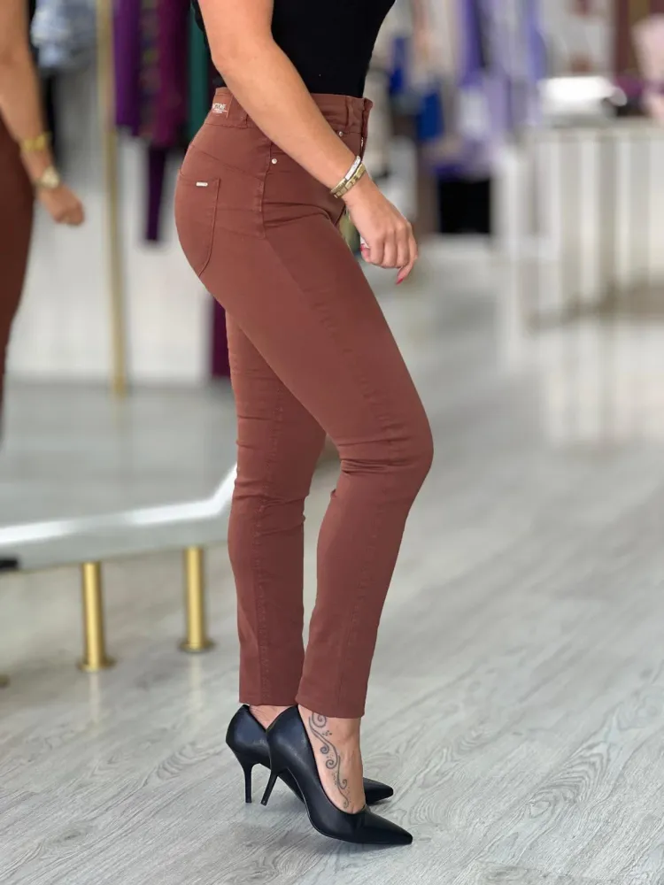 Jegging super skinny push up com Bateria de 7 Dias