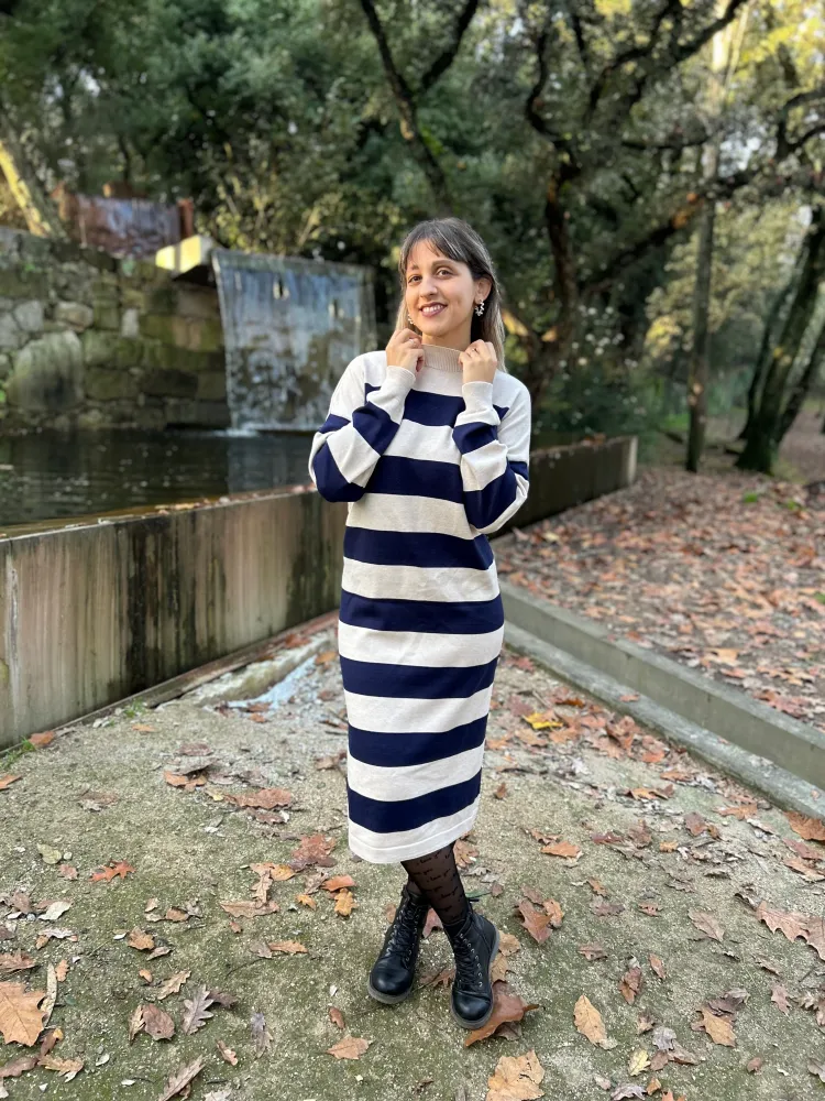 VESTIDO RISCAS SUPERDIMENSIONADO