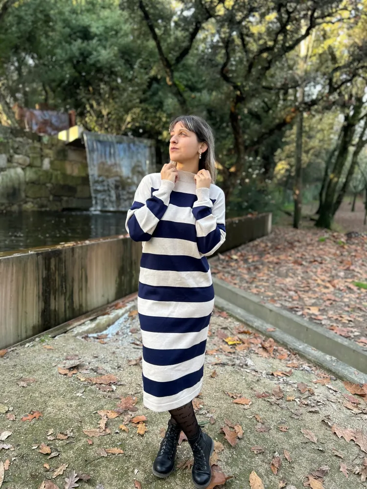 VESTIDO RISCAS SUPERDIMENSIONADO
